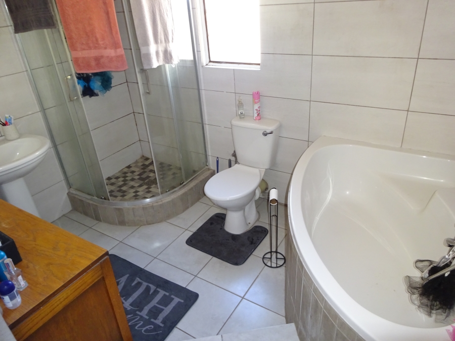 3 Bedroom Property for Sale in Amandelrug Western Cape